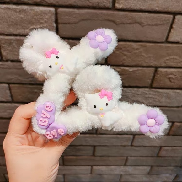 Hello Kitty Fur Claw Clip / Hair Accessory - Picture 3 of 3